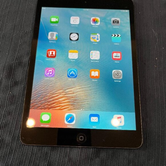 Apple iPad 1st Gen.